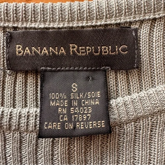 Banana Republic 100% Silk Knit Ribbed Top Size Small - Picture 4 of 8